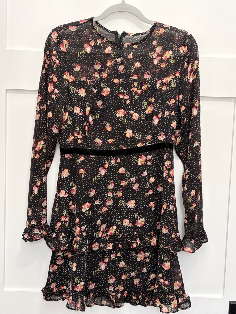 Aakaa Floral black long sleeve dress NWT size Medium
